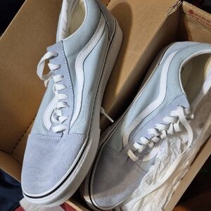 Stylish Blue and White Men's Sneakers